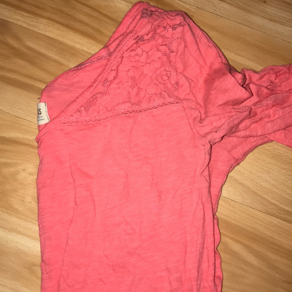 Hollister top that’s pink with lace top